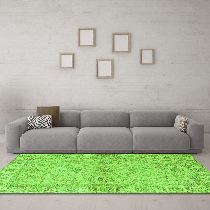 Machine Washable Abstract Green Modern Area Rugs in a Living Room,, wshabs4180grn