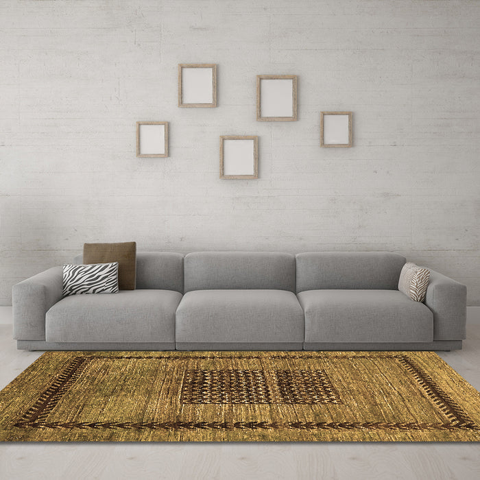 Machine Washable Abstract Brown Modern Rug in a Living Room,, wshabs418brn