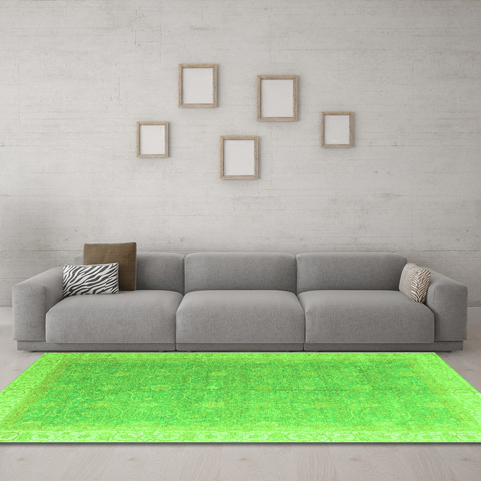 Machine Washable Oriental Green Modern Area Rugs in a Living Room,, wshabs4191grn