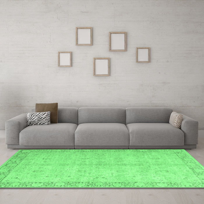 Machine Washable Oriental Emerald Green Modern Area Rugs in a Living Room,, wshabs4193emgrn