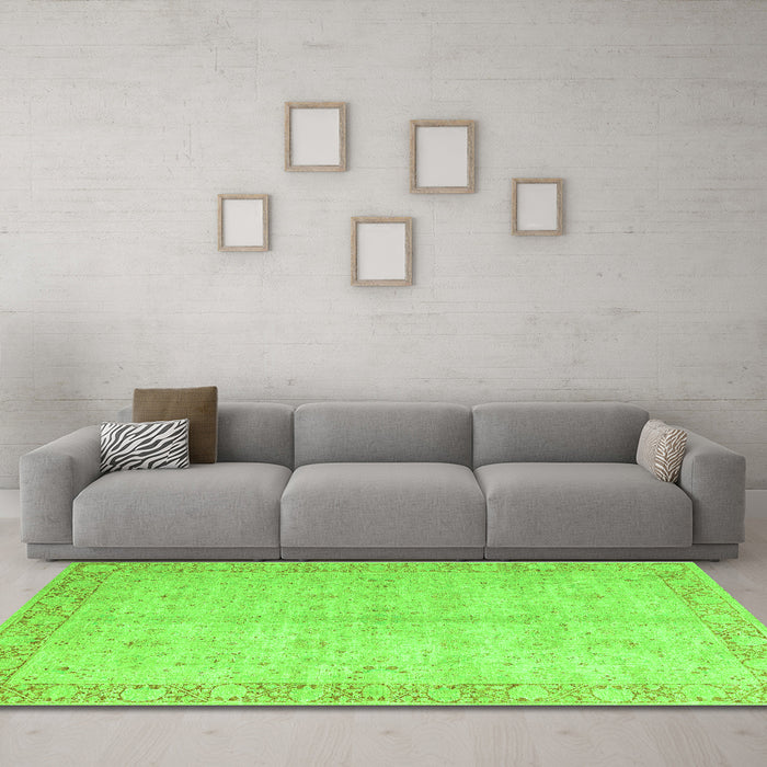 Machine Washable Oriental Green Modern Area Rugs in a Living Room,, wshabs4193grn