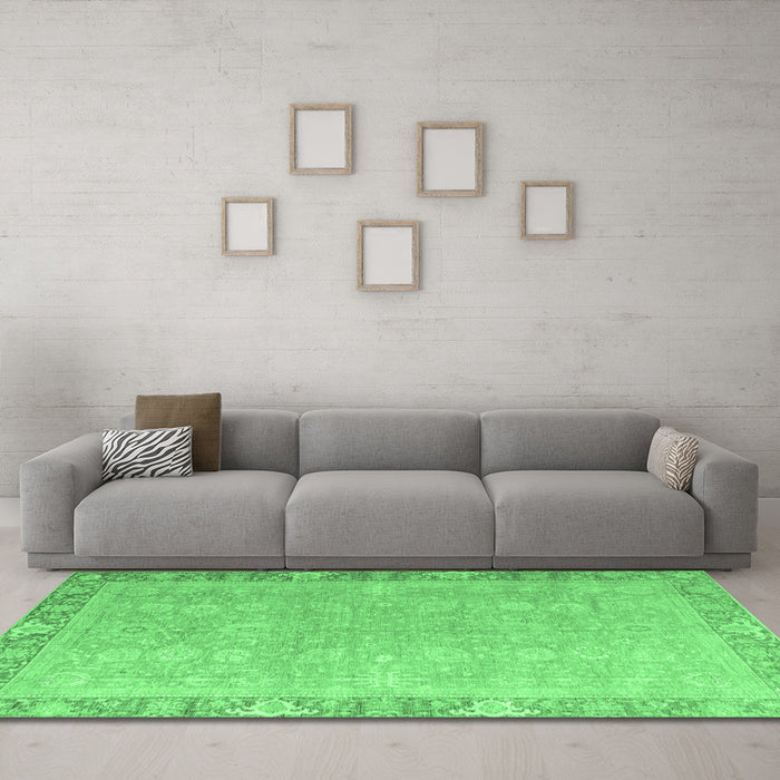 Machine Washable Oriental Emerald Green Modern Area Rugs in a Living Room,, wshabs4198emgrn