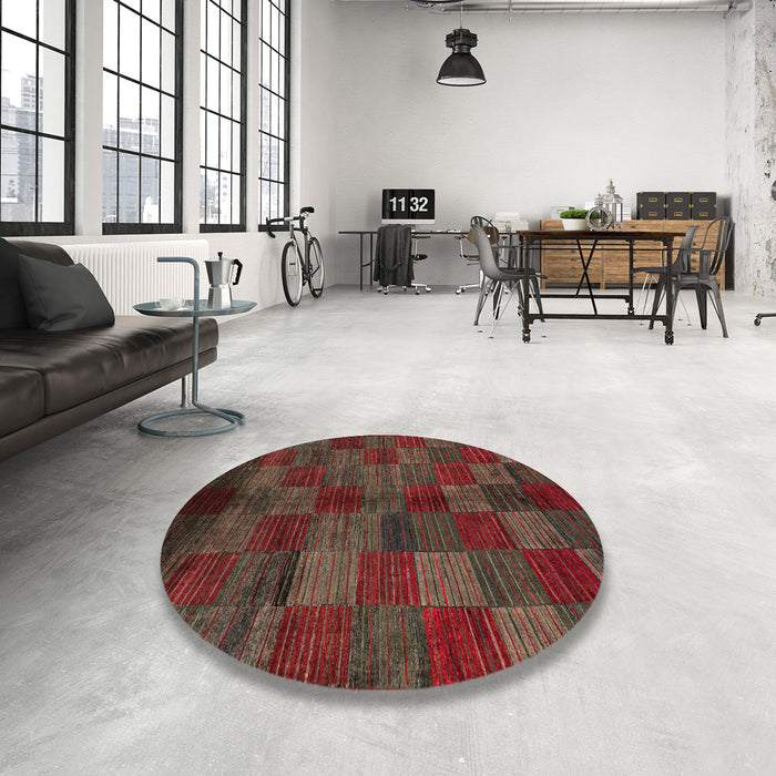 Round Abstract Coffee Brown Checkered Rug in a Office, abs4225