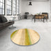 Round Abstract Gold Solid Rug in a Office, abs4228