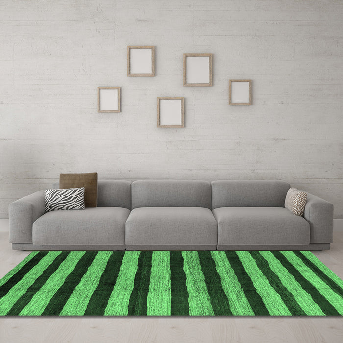 Machine Washable Oriental Emerald Green Modern Area Rugs in a Living Room,, wshabs4259emgrn