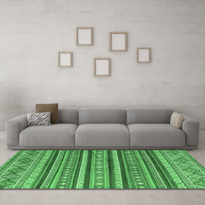 Machine Washable Oriental Emerald Green Modern Area Rugs in a Living Room,, wshabs4269emgrn