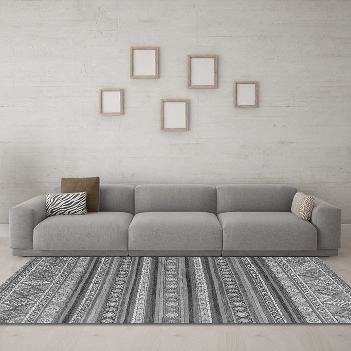 Machine Washable Oriental Gray Modern Rug in a Living Room,, wshabs4269gry