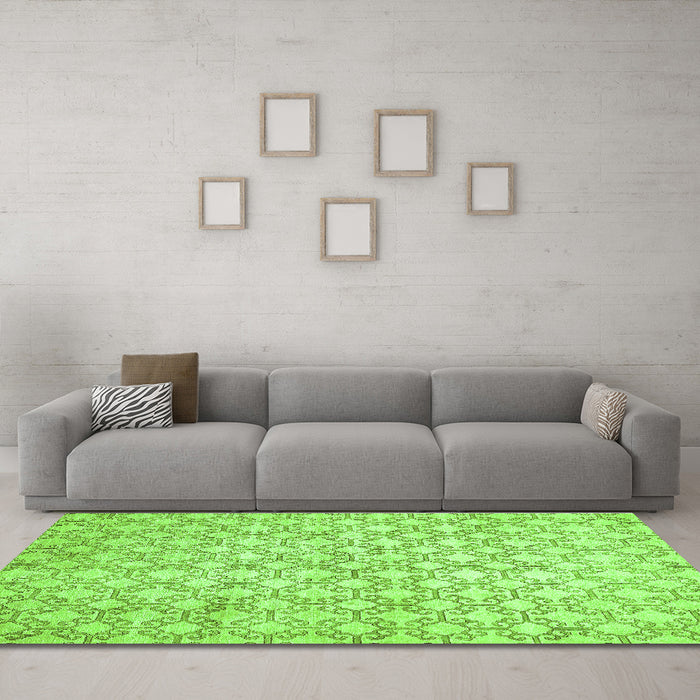 Machine Washable Abstract Green Modern Area Rugs in a Living Room,, wshabs426grn