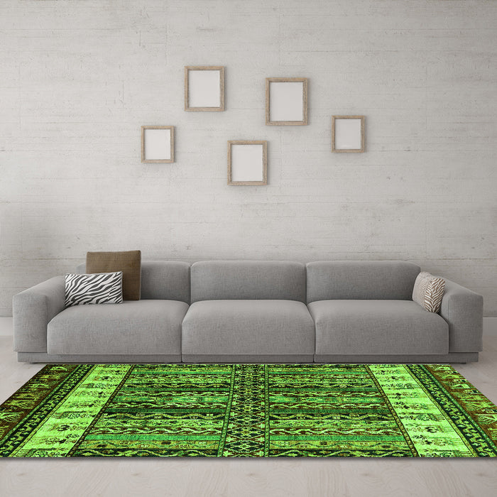 Machine Washable Abstract Green Modern Area Rugs in a Living Room,, wshabs4275grn