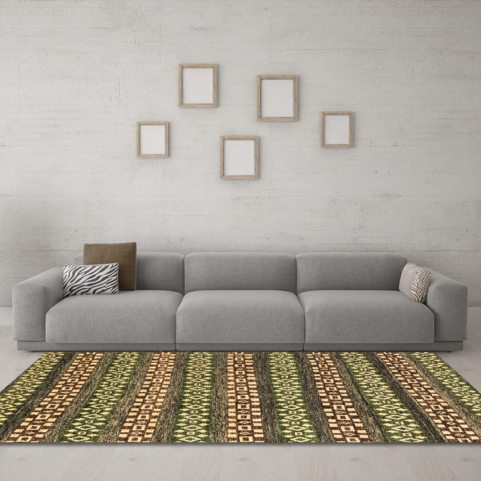 Machine Washable Abstract Brown Modern Rug in a Living Room,, wshabs4284brn
