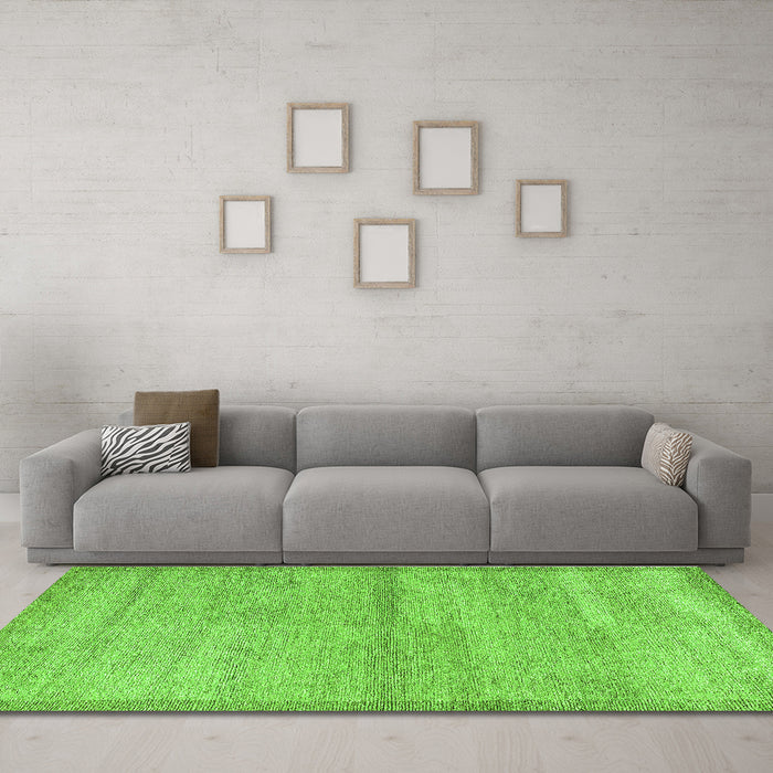 Machine Washable Abstract Green Modern Area Rugs in a Living Room,, wshabs4290grn