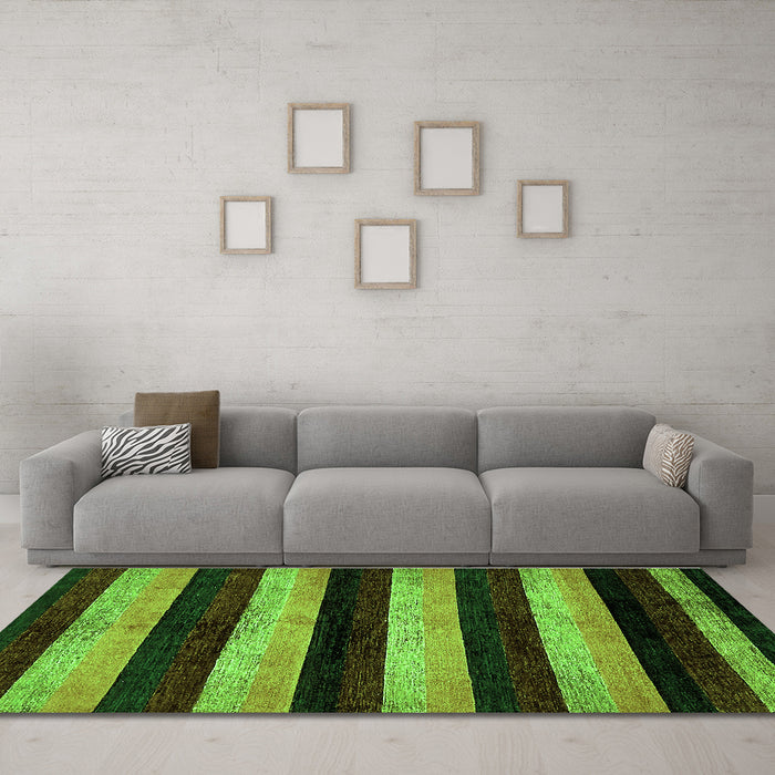 Machine Washable Abstract Green Modern Area Rugs in a Living Room,, wshabs429grn