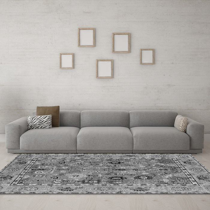 Machine Washable Oriental Gray Traditional Rug in a Living Room,, wshabs4308gry