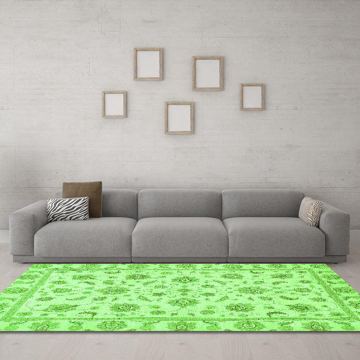 Machine Washable Oriental Green Traditional Area Rugs in a Living Room,, wshabs430grn