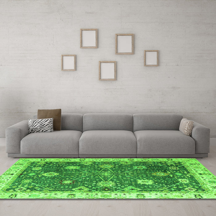 Machine Washable Oriental Green Traditional Area Rugs in a Living Room,, wshabs4310grn