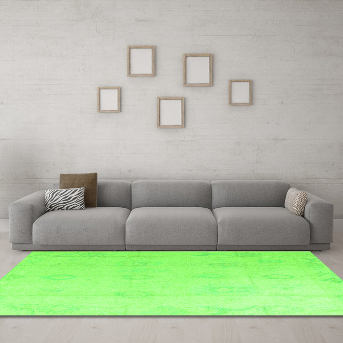 Machine Washable Oriental Green Traditional Area Rugs in a Living Room,, wshabs4316grn