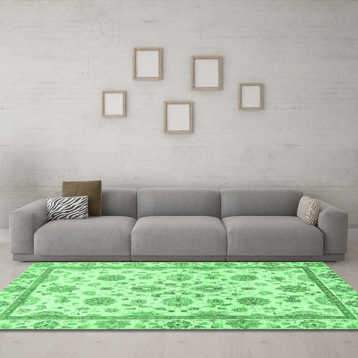 Machine Washable Oriental Emerald Green Traditional Area Rugs in a Living Room,, wshabs431emgrn