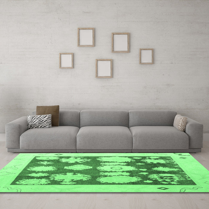 Machine Washable Oriental Emerald Green Traditional Area Rugs in a Living Room,, wshabs4328emgrn