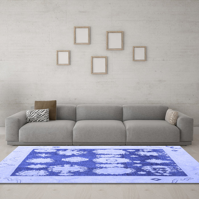 Machine Washable Oriental Blue Traditional Rug in a Living Room, wshabs4328blu