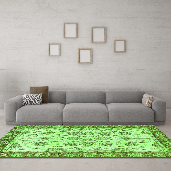 Machine Washable Abstract Green Modern Area Rugs in a Living Room,, wshabs433grn