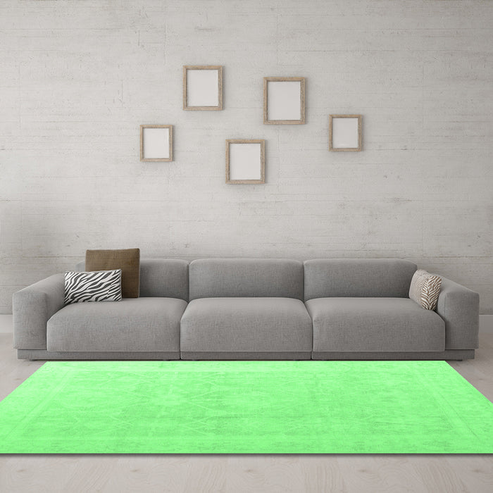 Machine Washable Abstract Emerald Green Modern Area Rugs in a Living Room,, wshabs4340emgrn