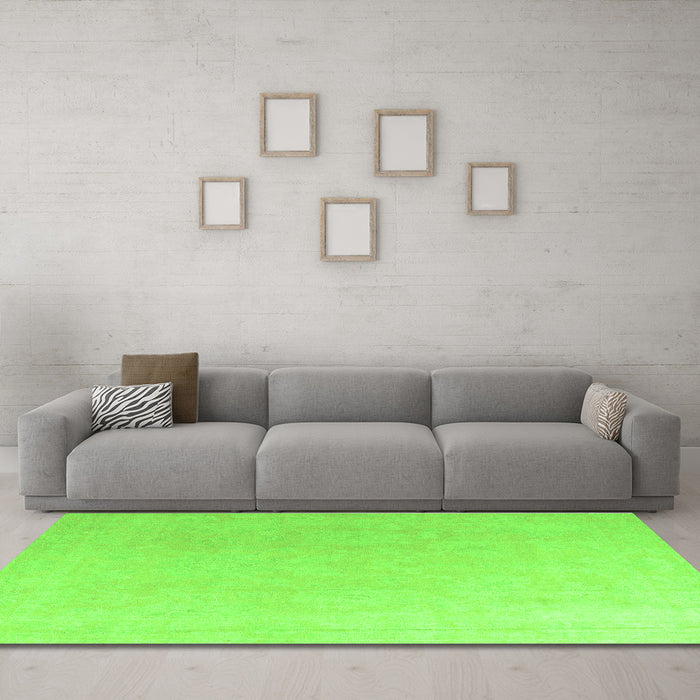 Machine Washable Abstract Green Modern Area Rugs in a Living Room,, wshabs4346grn