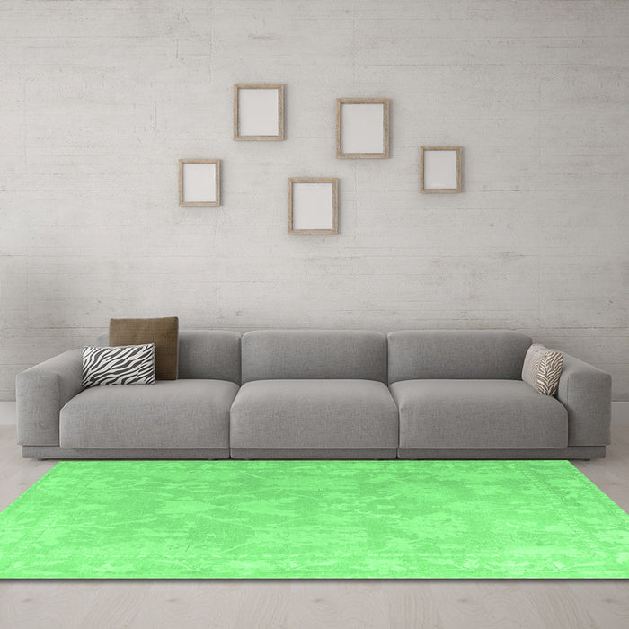 Machine Washable Oriental Emerald Green Traditional Area Rugs in a Living Room,, wshabs4347emgrn