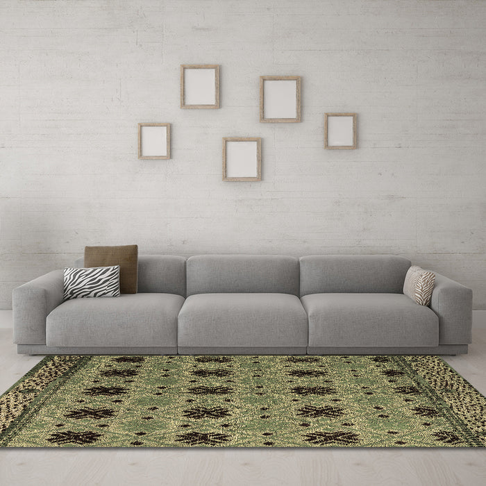 Machine Washable Oriental Brown Modern Rug in a Living Room,, wshabs4354brn