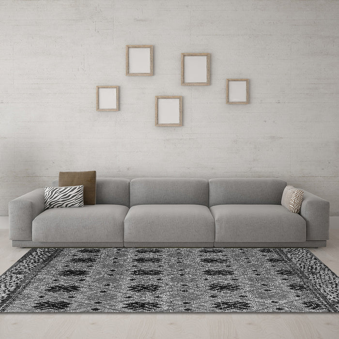Machine Washable Oriental Gray Modern Rug in a Living Room,, wshabs4354gry