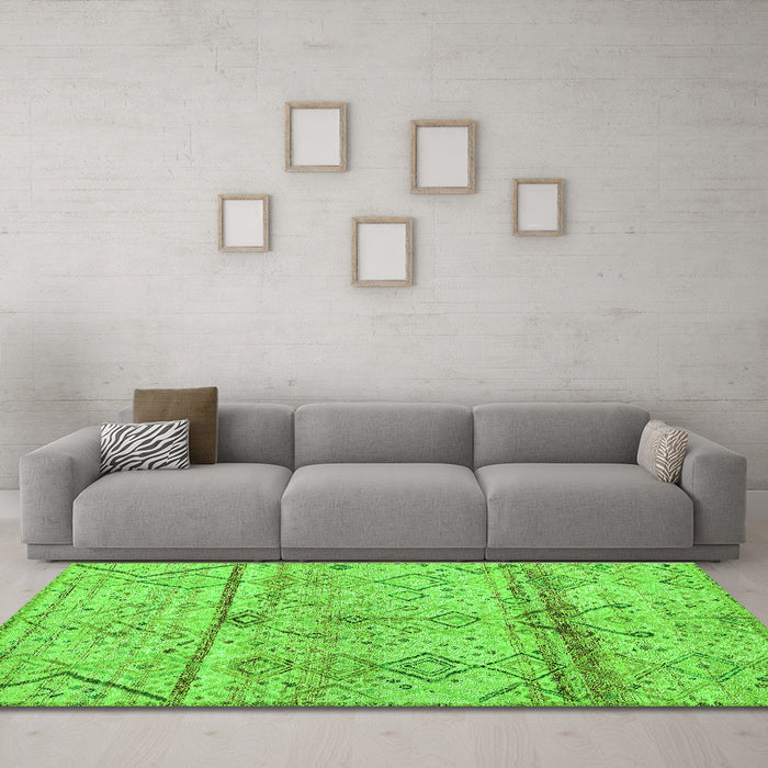 Machine Washable Oriental Green Modern Area Rugs in a Living Room,, wshabs4355grn