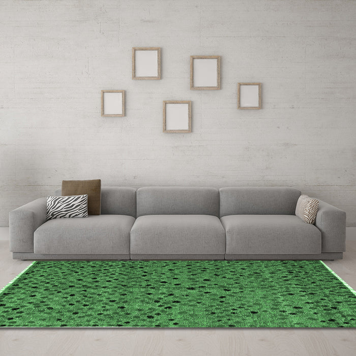 Machine Washable Oriental Emerald Green Modern Area Rugs in a Living Room,, wshabs4357emgrn