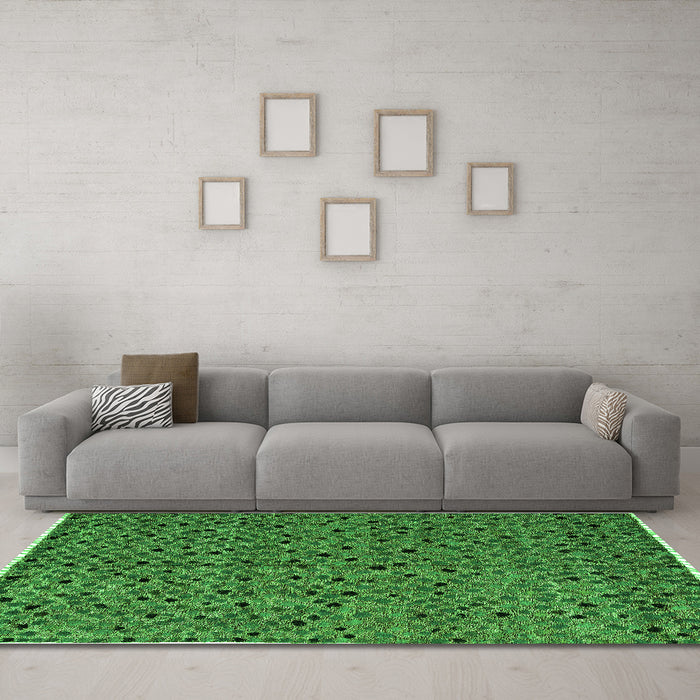 Machine Washable Oriental Green Modern Area Rugs in a Living Room,, wshabs4357grn