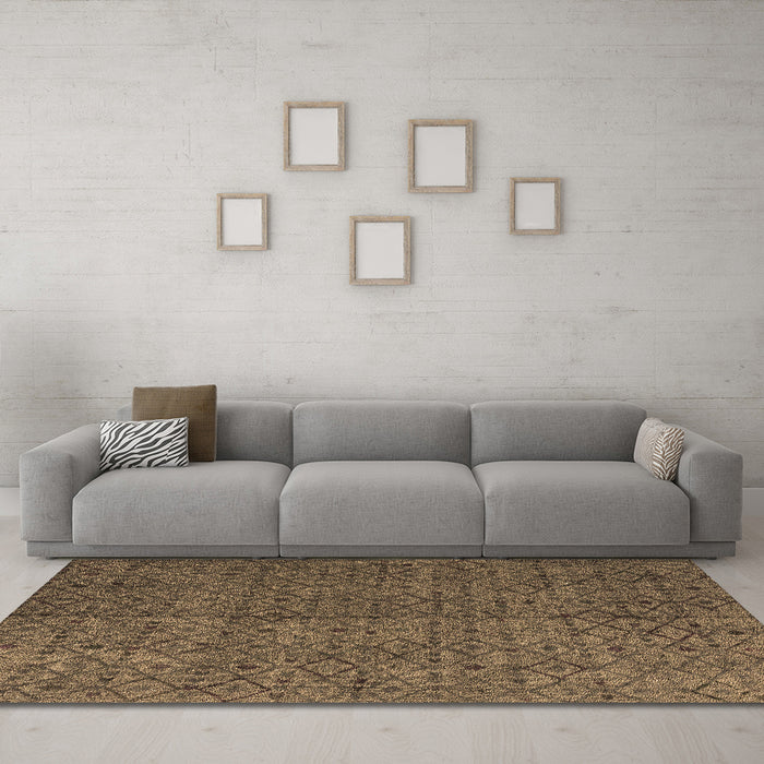 Machine Washable Abstract Brown Modern Rug in a Living Room,, wshabs4367brn