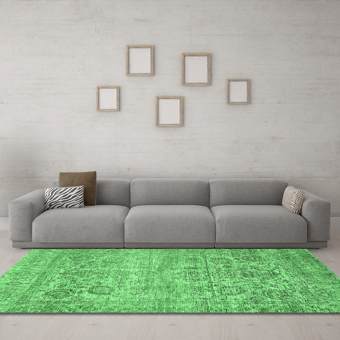 Machine Washable Oriental Emerald Green Traditional Area Rugs in a Living Room,, wshabs439emgrn