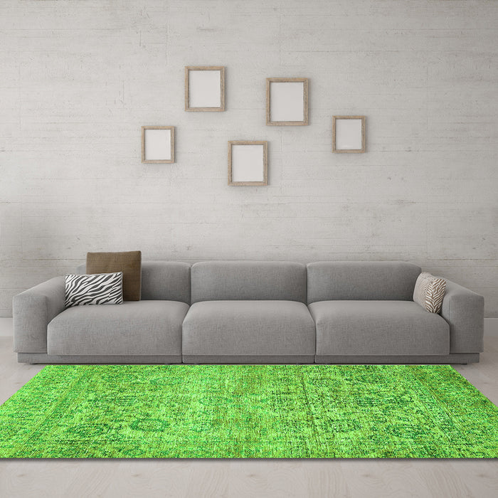 Machine Washable Oriental Green Traditional Area Rugs in a Living Room,, wshabs439grn