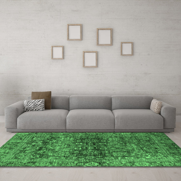 Machine Washable Oriental Emerald Green Traditional Area Rugs in a Living Room,, wshabs440emgrn