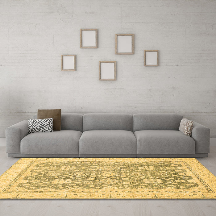 Machine Washable Oriental Brown Traditional Rug in a Living Room,, wshabs441brn