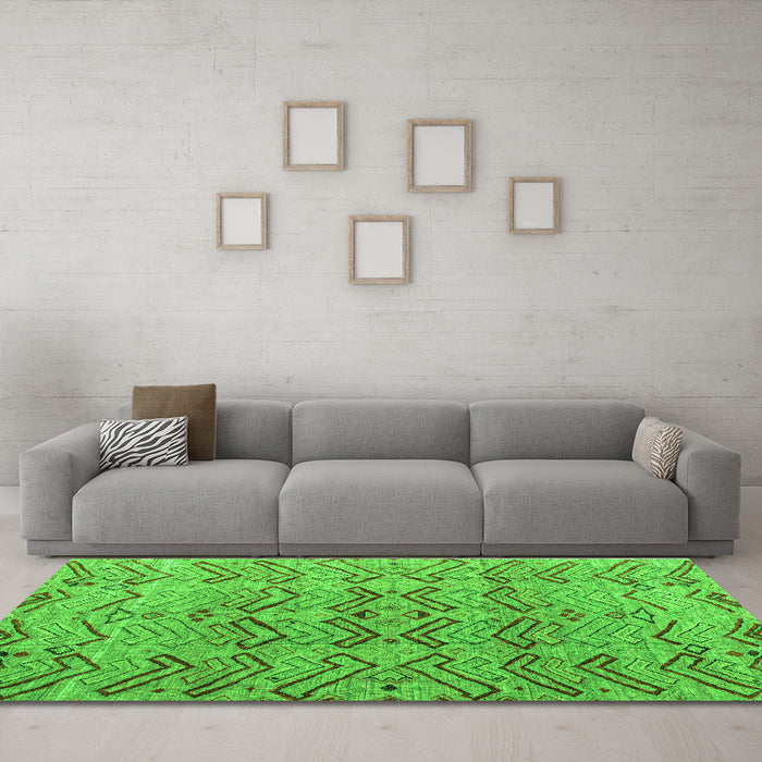 Machine Washable Abstract Green Modern Area Rugs in a Living Room,, wshabs4425grn