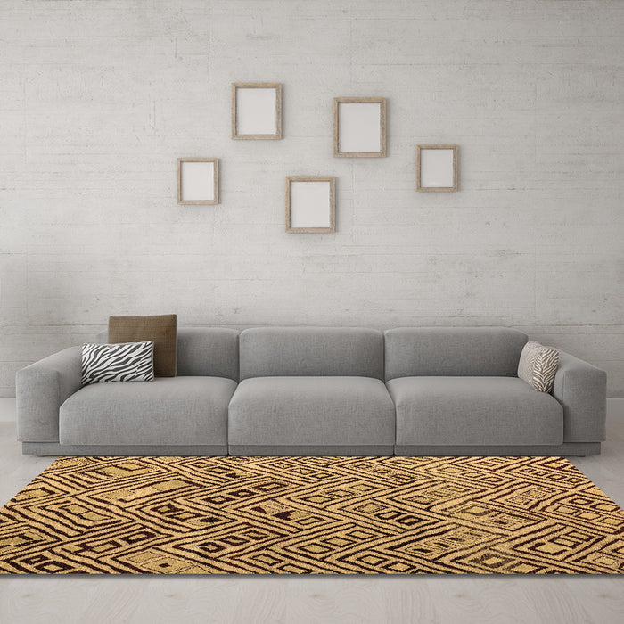 Machine Washable Abstract Brown Modern Rug in a Living Room,, wshabs4427brn