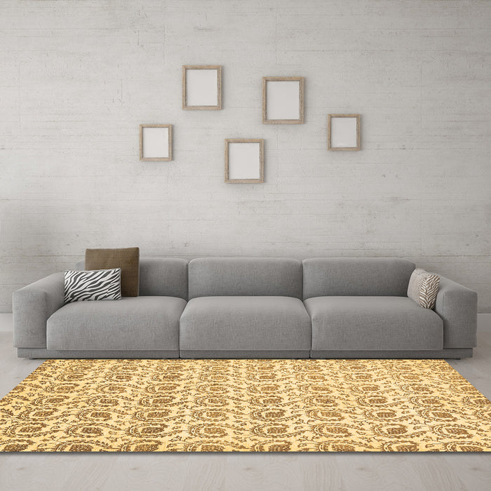 Machine Washable Abstract Brown Modern Rug in a Living Room,, wshabs442brn