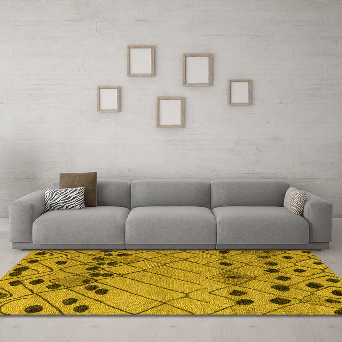 Machine Washable Abstract Yellow Modern Rug in a Living Room, wshabs4463yw