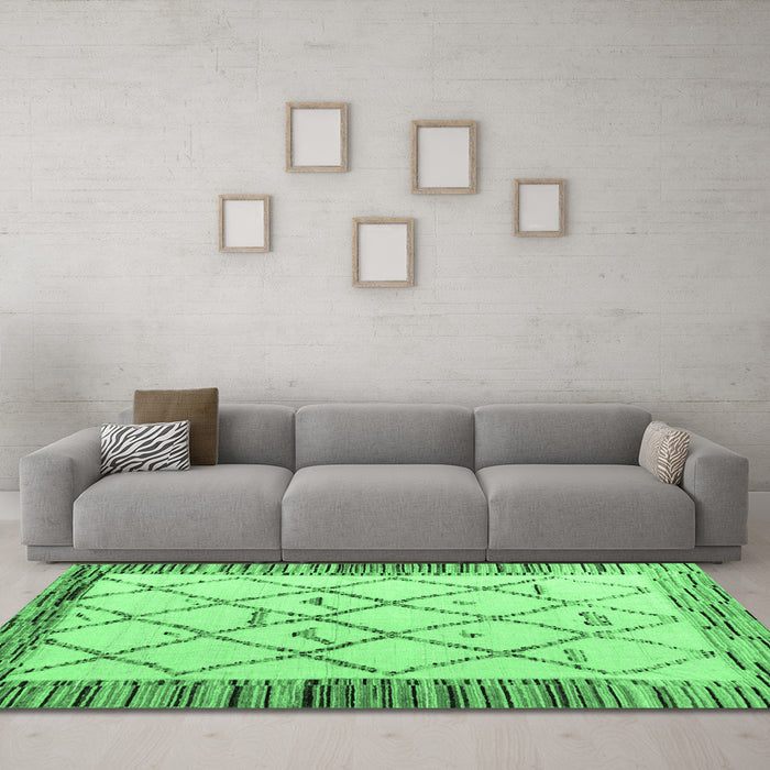 Machine Washable Solid Emerald Green Modern Area Rugs in a Living Room,, wshabs4464emgrn
