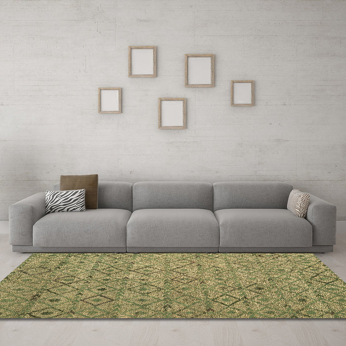 Machine Washable Abstract Brown Modern Rug in a Living Room,, wshabs4466brn