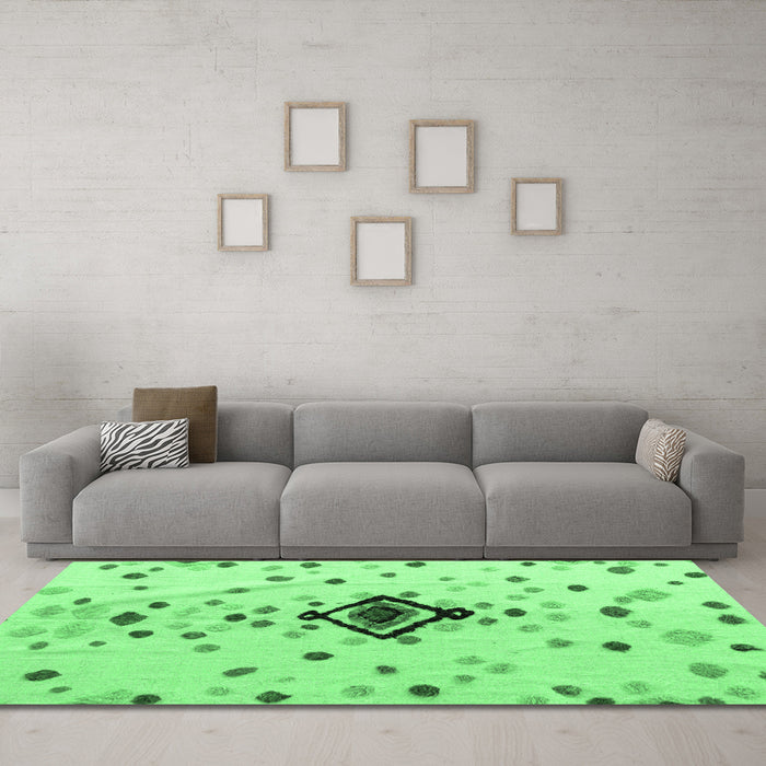 Machine Washable Abstract Emerald Green Modern Area Rugs in a Living Room,, wshabs4468emgrn