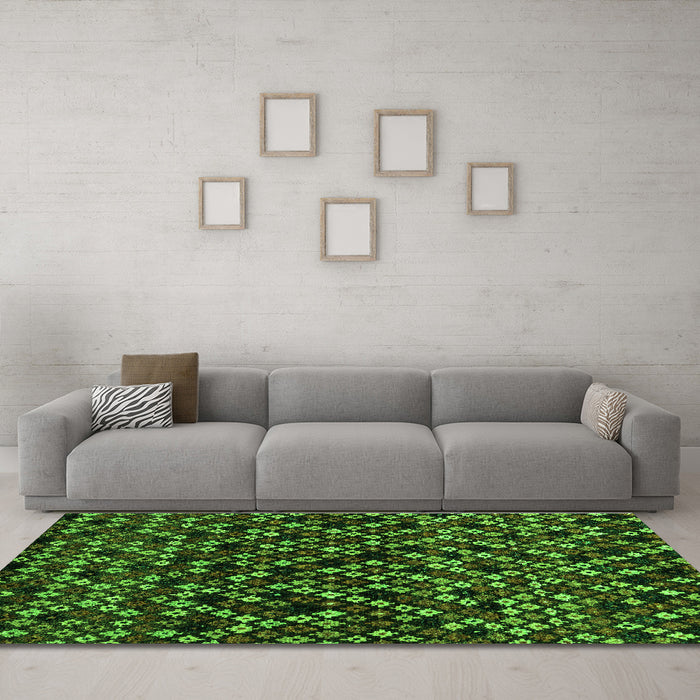 Machine Washable Abstract Green Modern Area Rugs in a Living Room,, wshabs4475grn