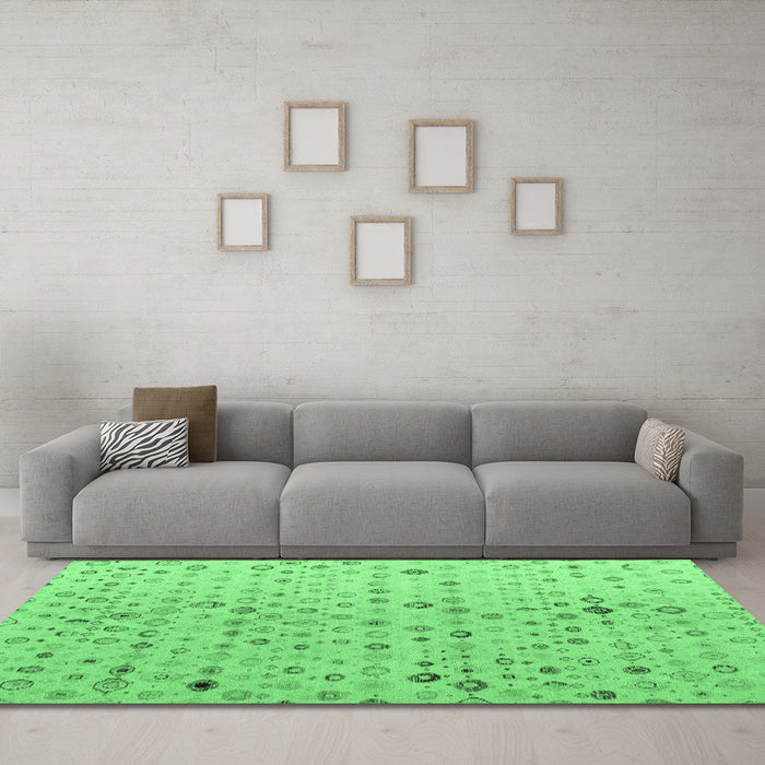 Machine Washable Solid Emerald Green Modern Area Rugs in a Living Room,, wshabs4478emgrn