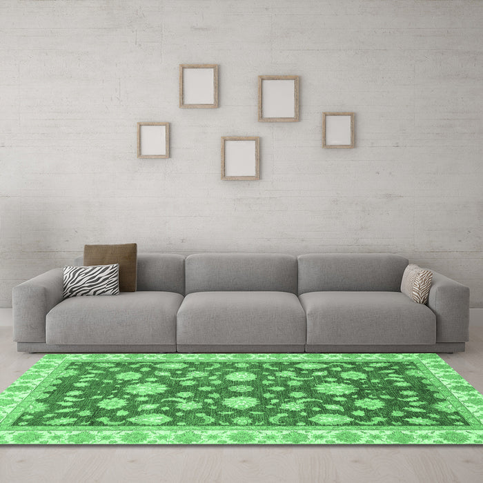 Machine Washable Oriental Emerald Green Traditional Area Rugs in a Living Room,, wshabs448emgrn