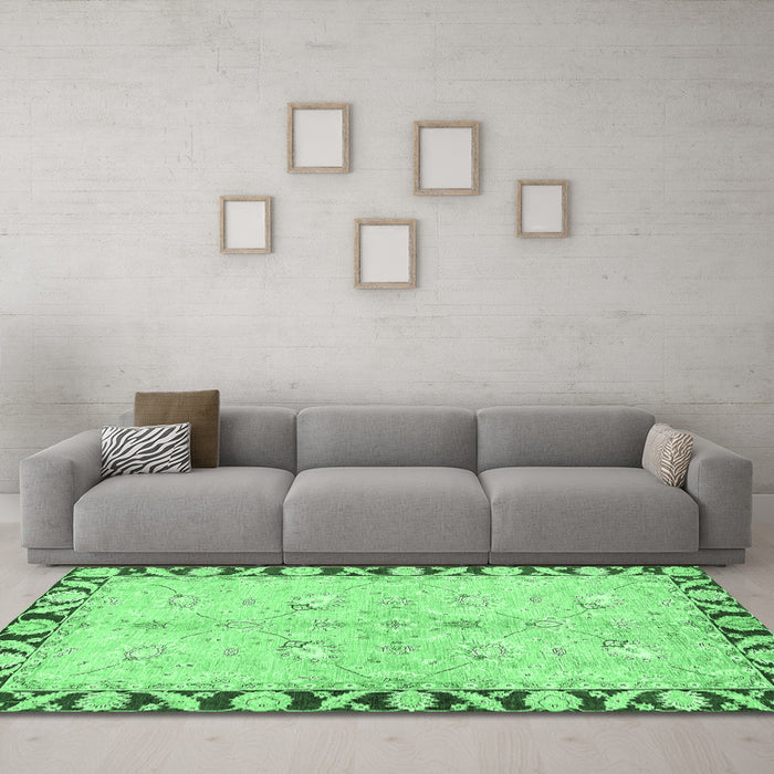Machine Washable Oriental Emerald Green Traditional Area Rugs in a Living Room,, wshabs449emgrn