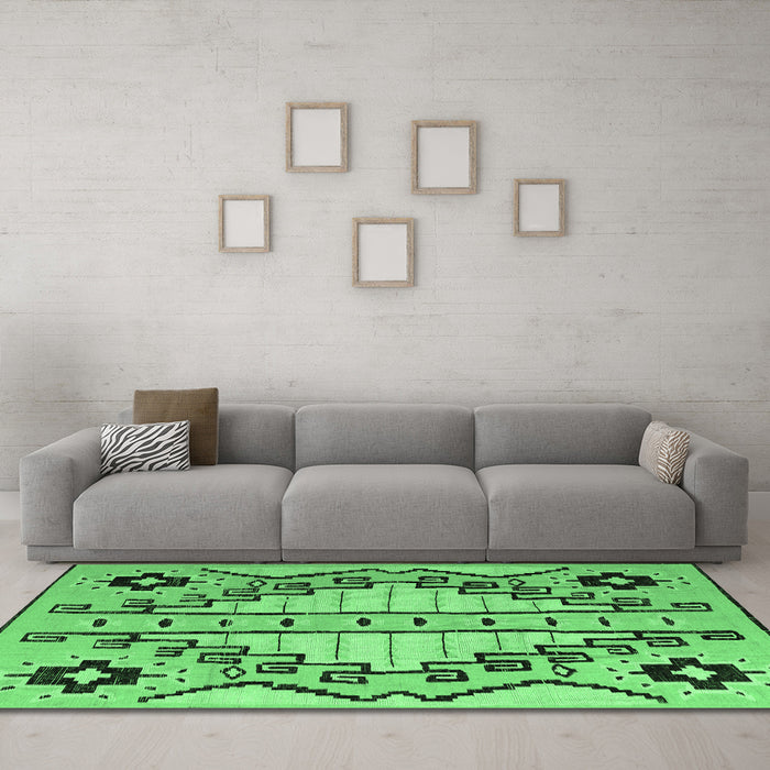 Machine Washable Abstract Emerald Green Modern Area Rugs in a Living Room,, wshabs4534emgrn