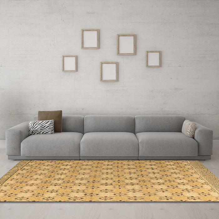 Machine Washable Abstract Brown Modern Rug in a Living Room,, wshabs4536brn